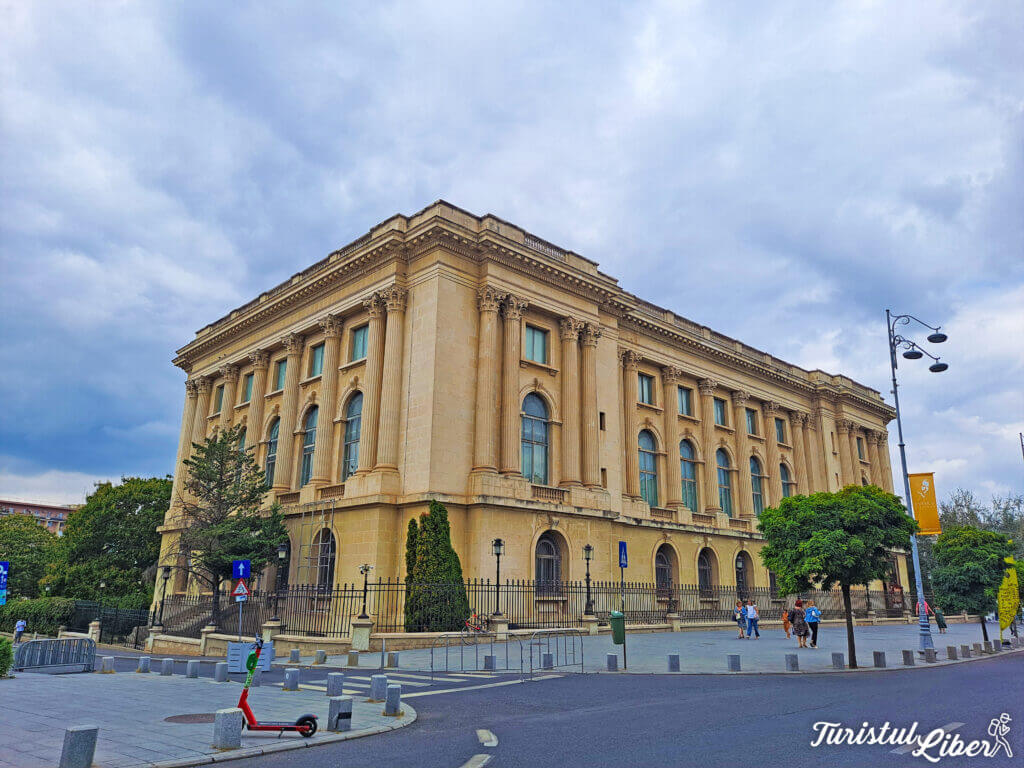 Bucharest free walking tour – Discover the amazing old town